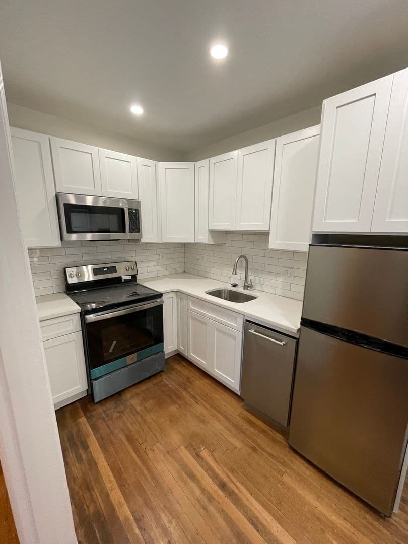 Philadelphia Apartment: 4607-09 Cedar Avenue