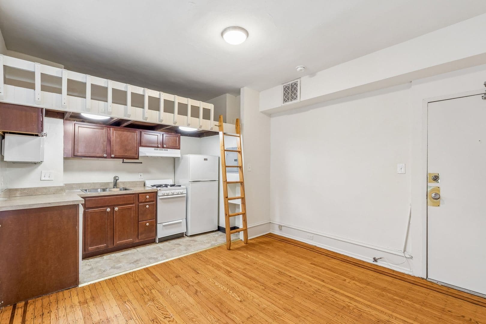 Philadelphia Apartment: 1530 Spruce Street