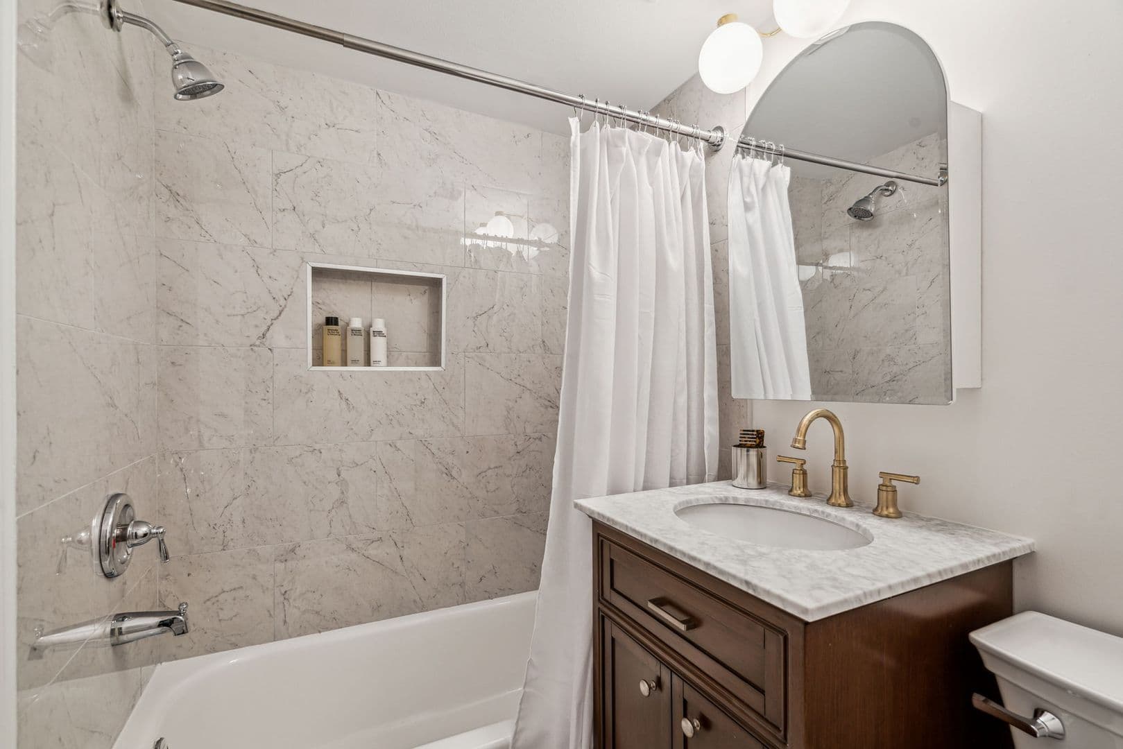 Philadelphia Apartment: 1720 Lombard Street