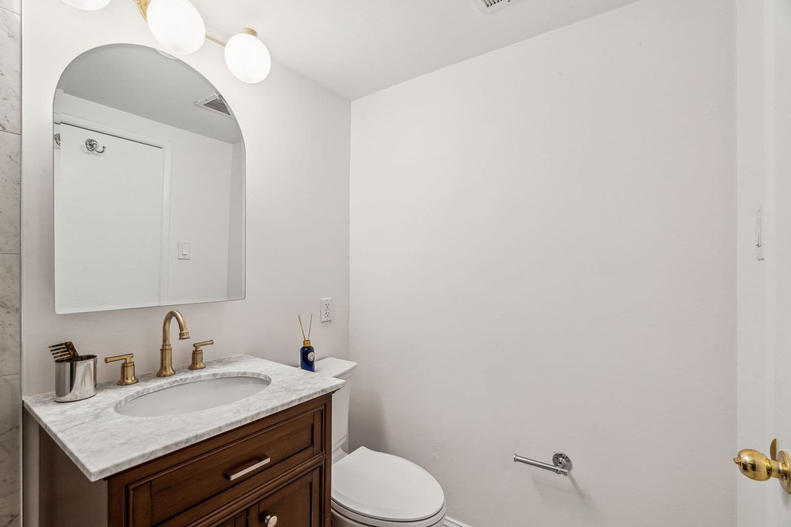 Philadelphia Apartment: 1720 Lombard Street