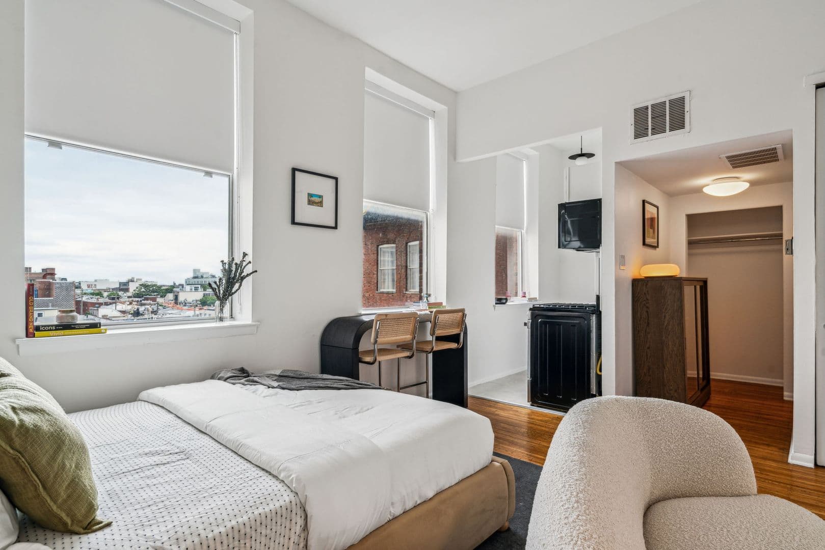 Philadelphia Apartment: 1720 Lombard Street