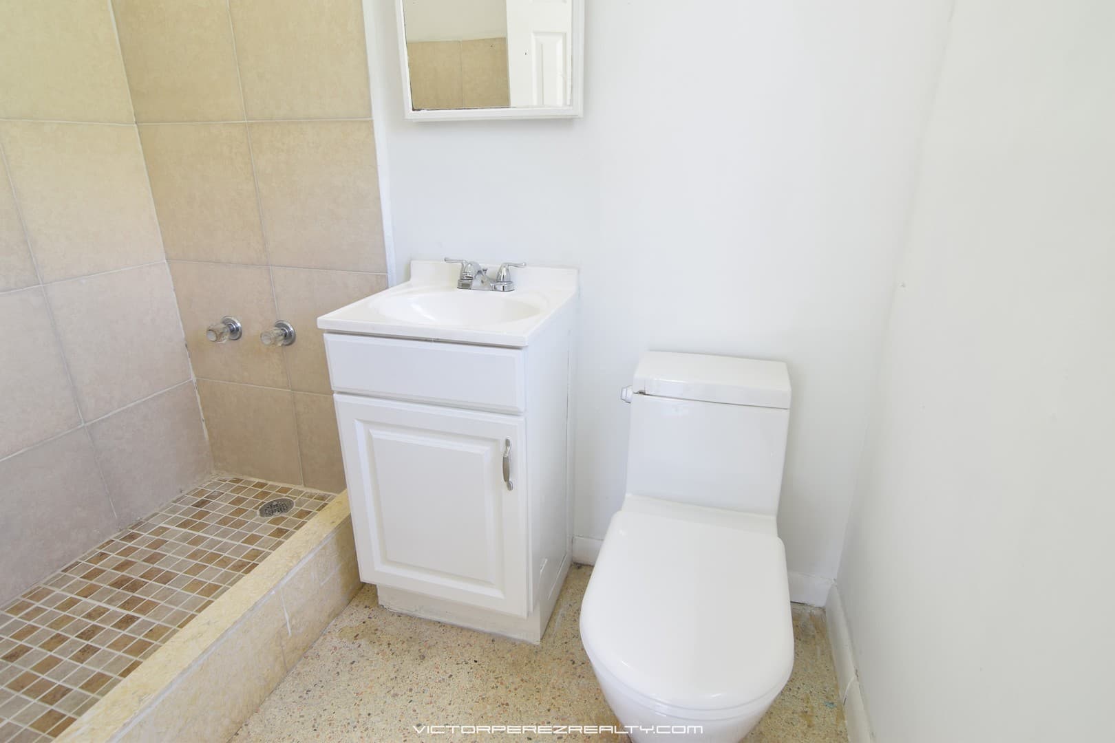 Miami Springs Apartment: 749 Curtiss Parkway