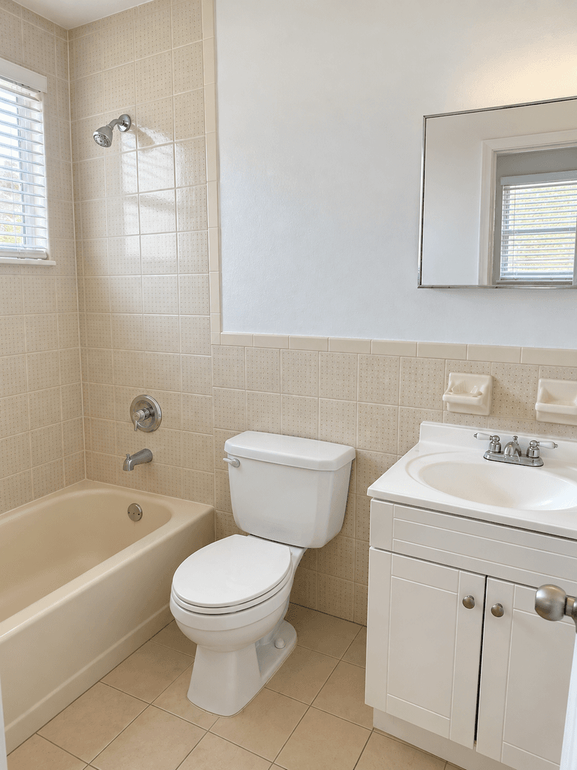 Hialeah Apartment: 1465 W 41 Street
