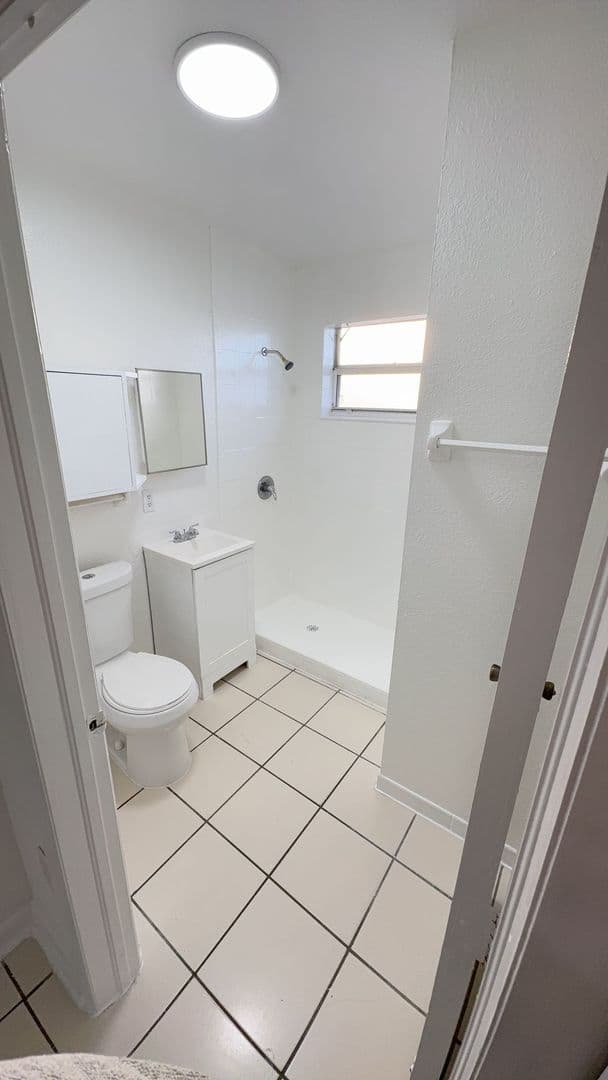 Hialeah Apartment: 120 W 28 Street