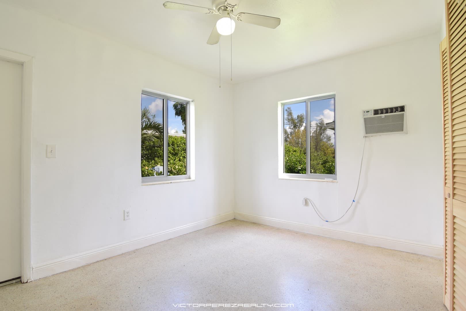 Miami Springs Apartment: 749 Curtiss Parkway