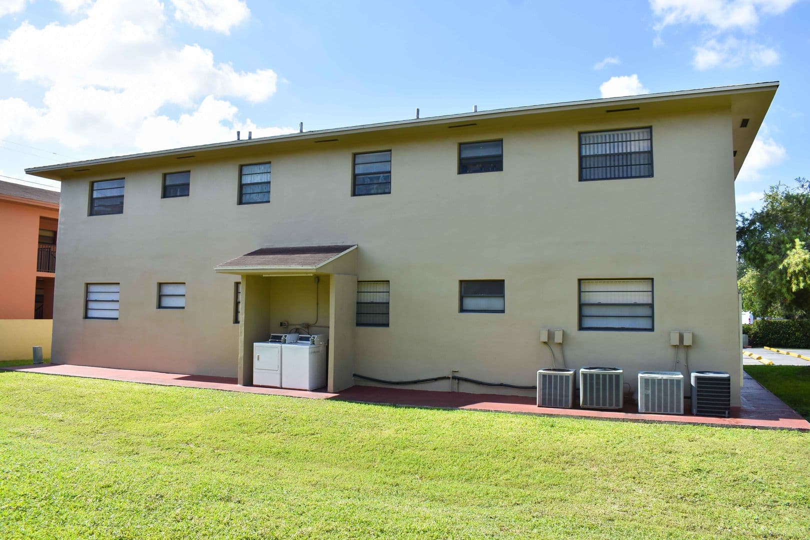 Hialeah Apartment: 1465 W 41 Street