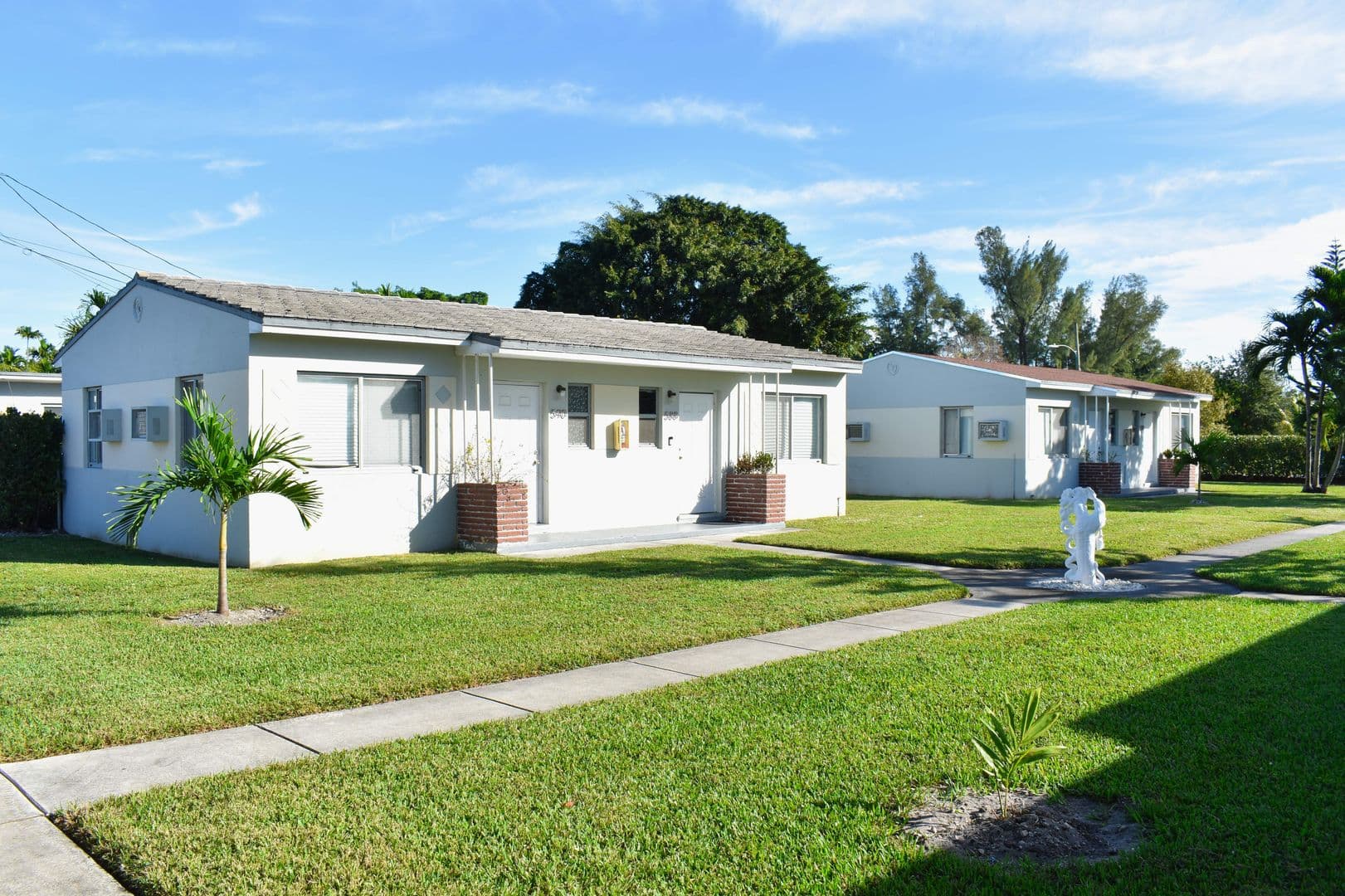 Miami Springs Apartment: 749 Curtiss Parkway