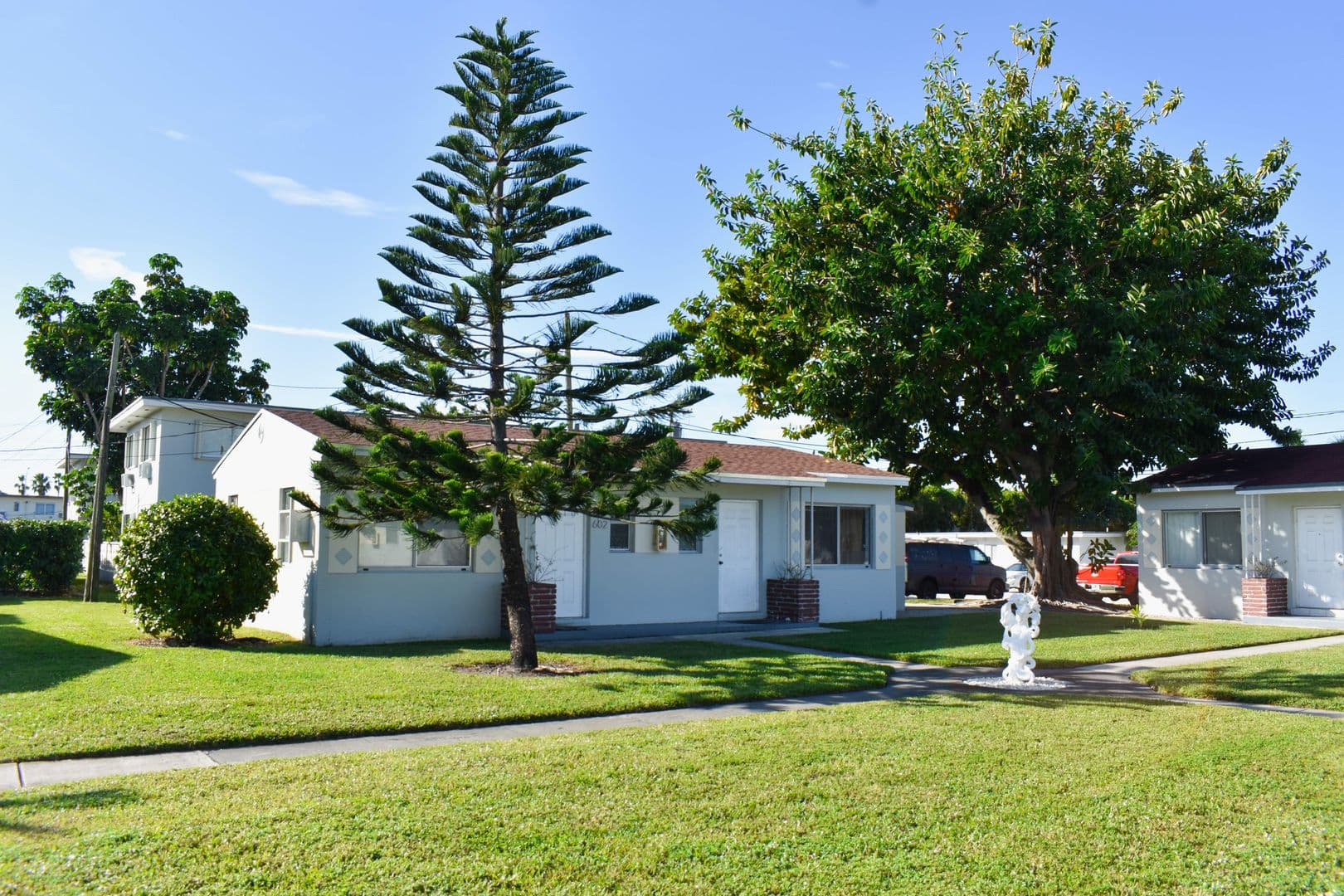 Miami Springs Apartment: 749 Curtiss Parkway