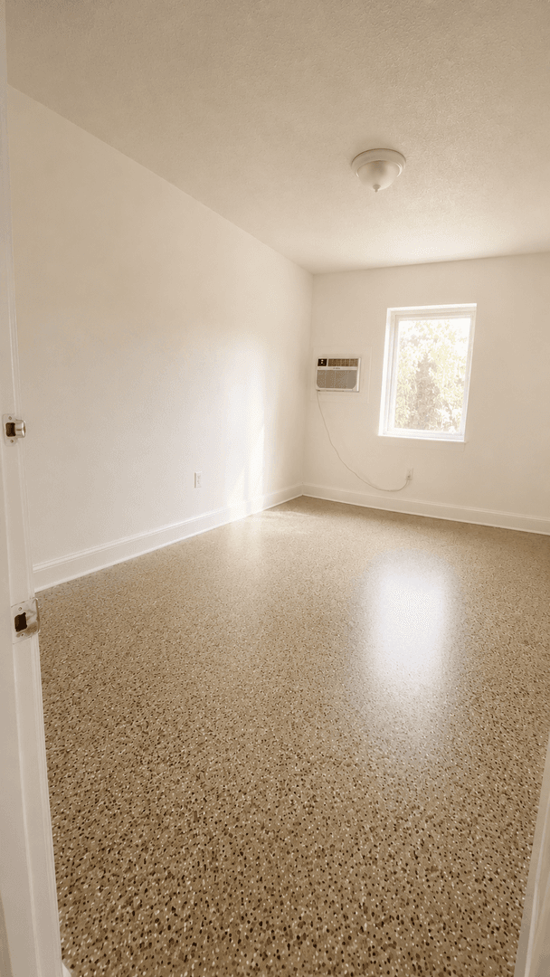 Miami Springs Apartment: 749 Curtiss Parkway