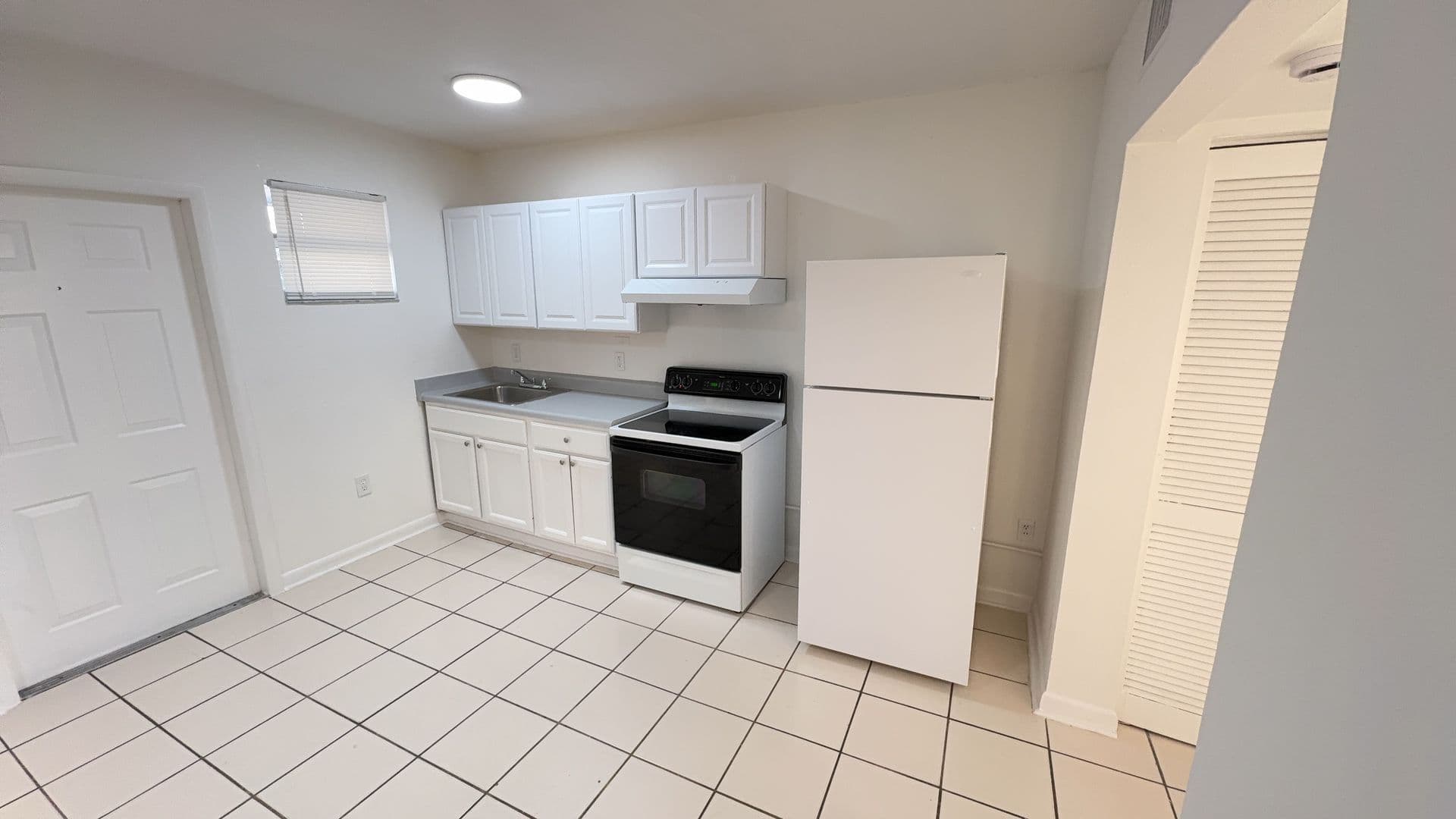 Hialeah Apartment: 120 W 28 Street