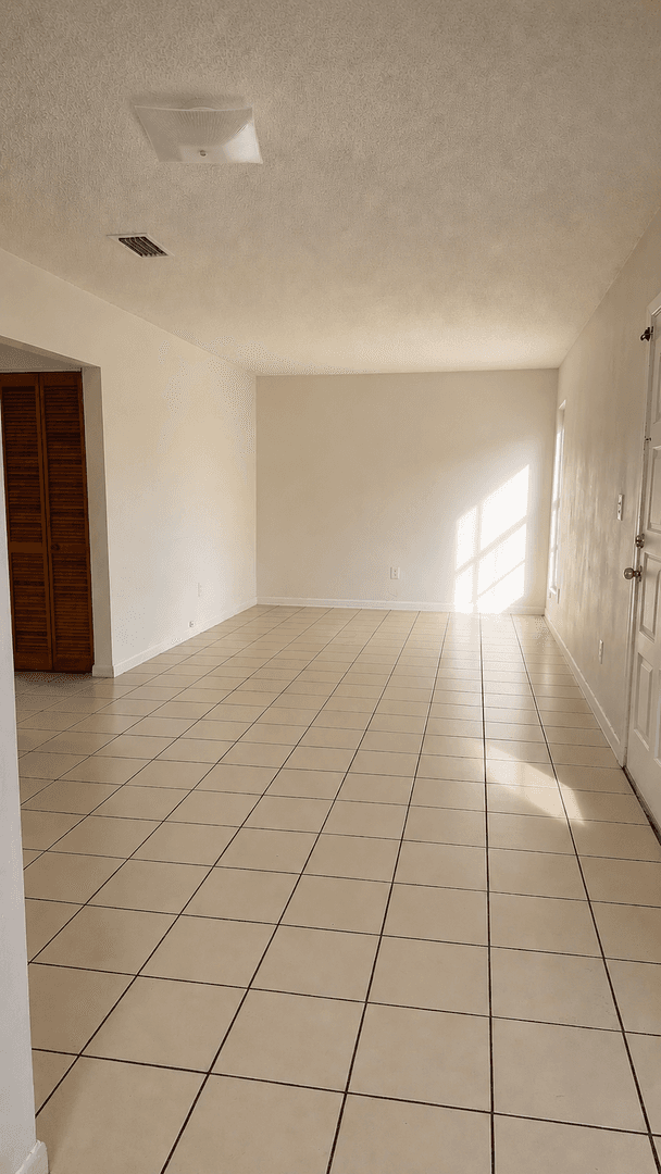 Hialeah Apartment: 1465 W 41 Street