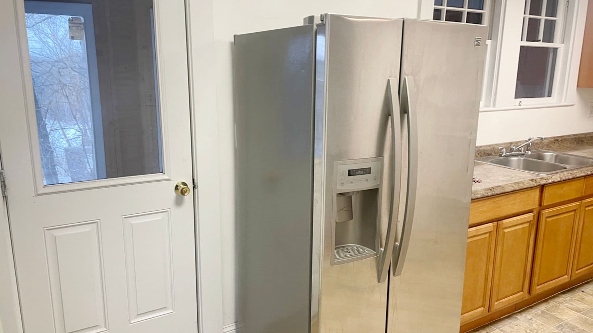 Athol Apartment: 73-75 Wallingford Ave