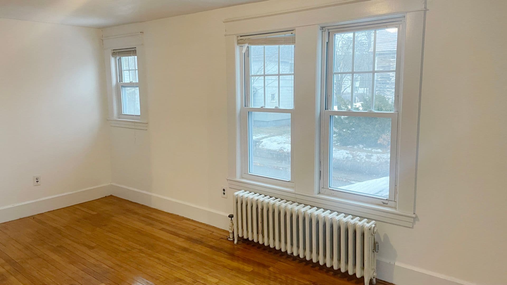 Athol Apartment: 73-75 Wallingford Ave