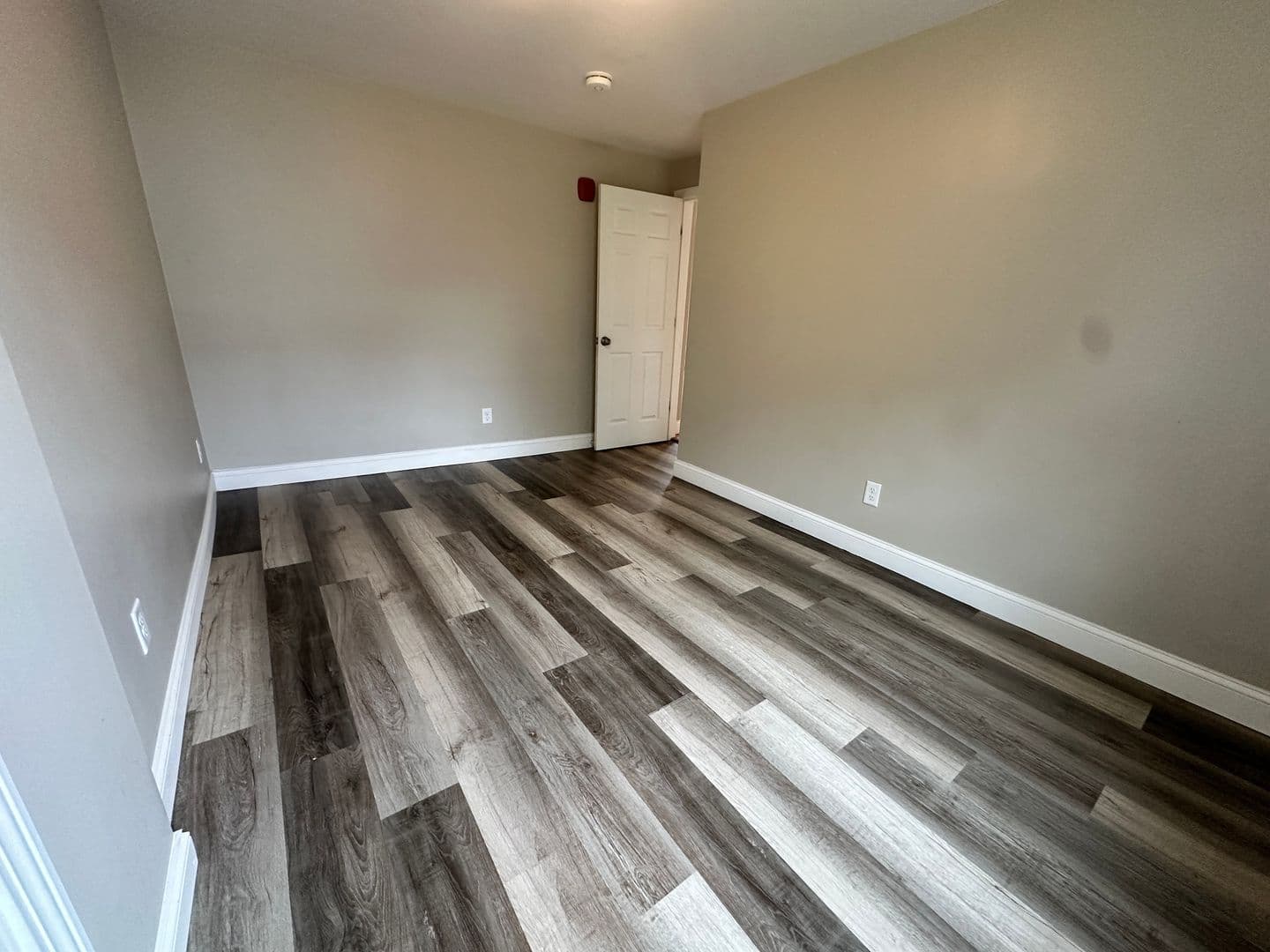 Fitchburg Apartment: 52 Myrtle Ave