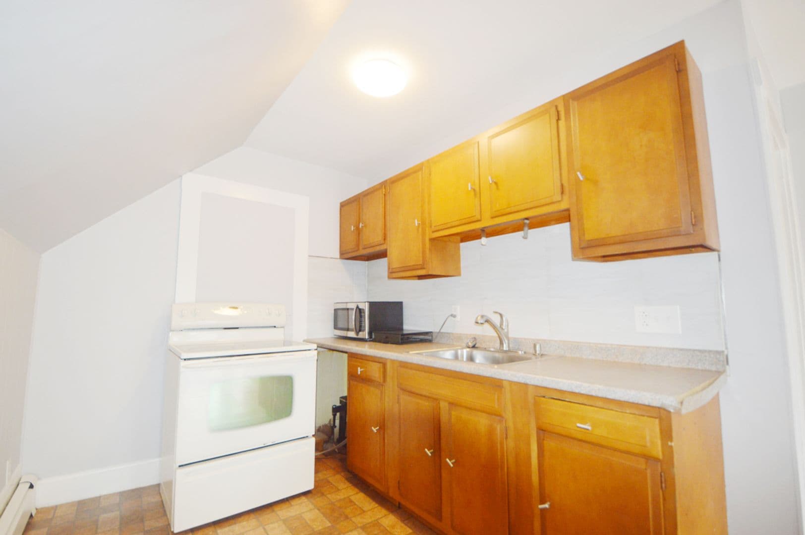 Gardner Apartment: 17 - 19 Walnut Street
