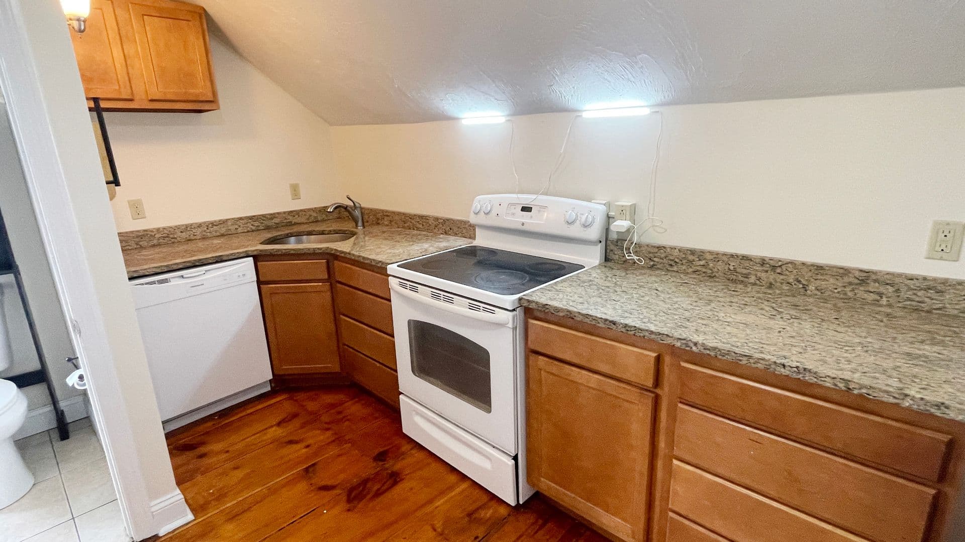 Gardner Apartment: 136 Central Street