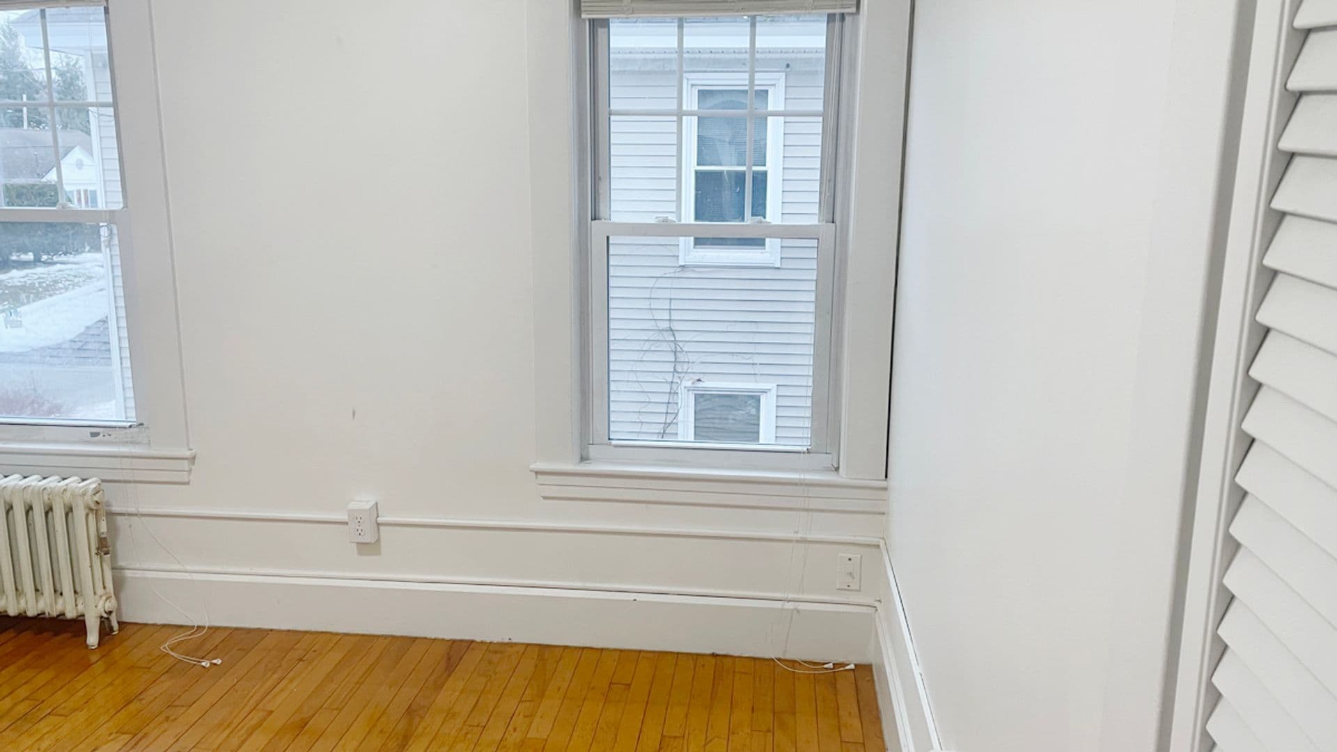 Athol Apartment: 73-75 Wallingford Ave