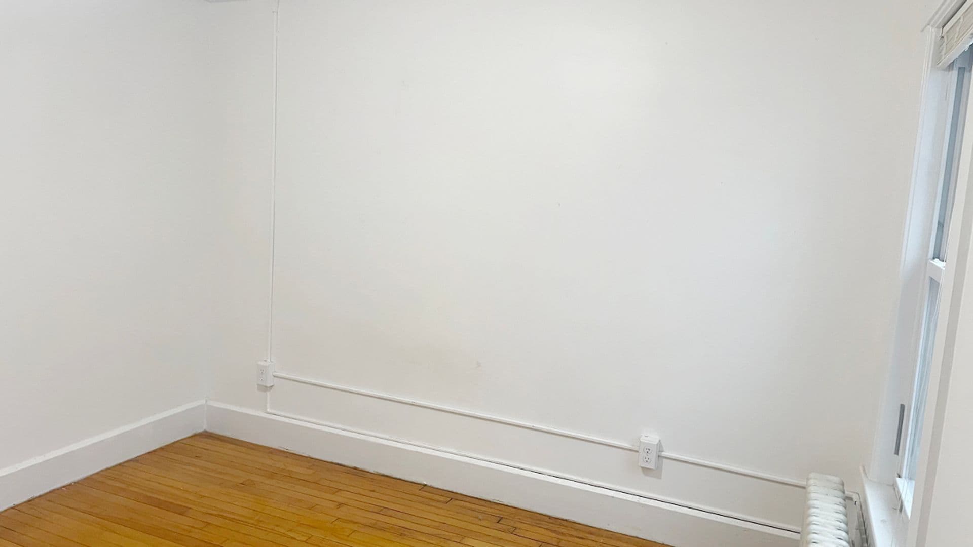 Athol Apartment: 73-75 Wallingford Ave