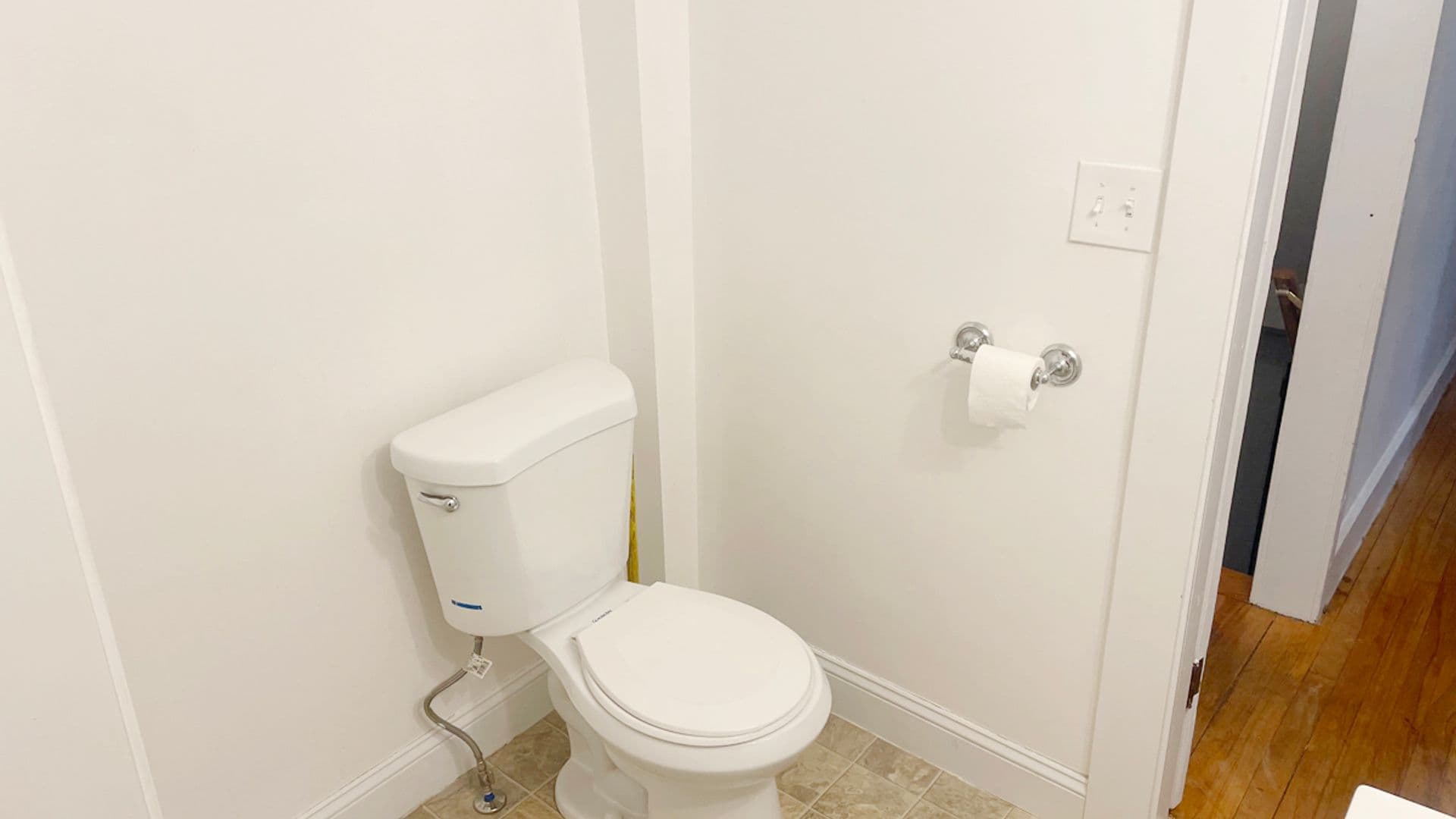 Athol Apartment: 73-75 Wallingford Ave