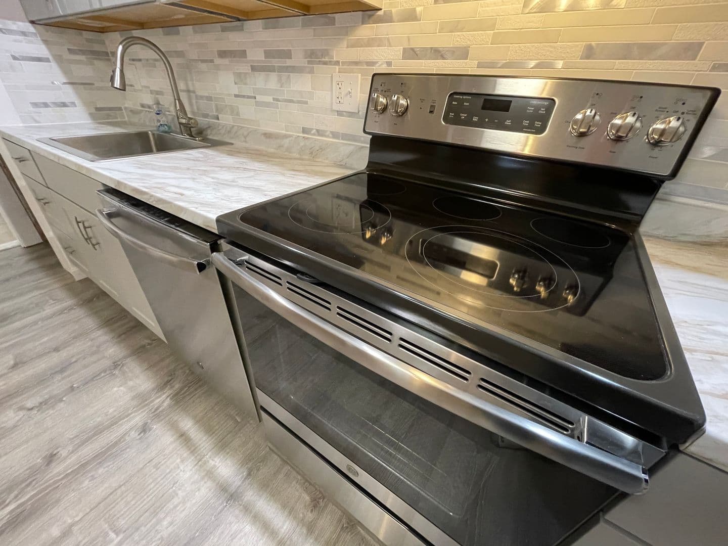 Gardner Apartment: 14 Marquette St