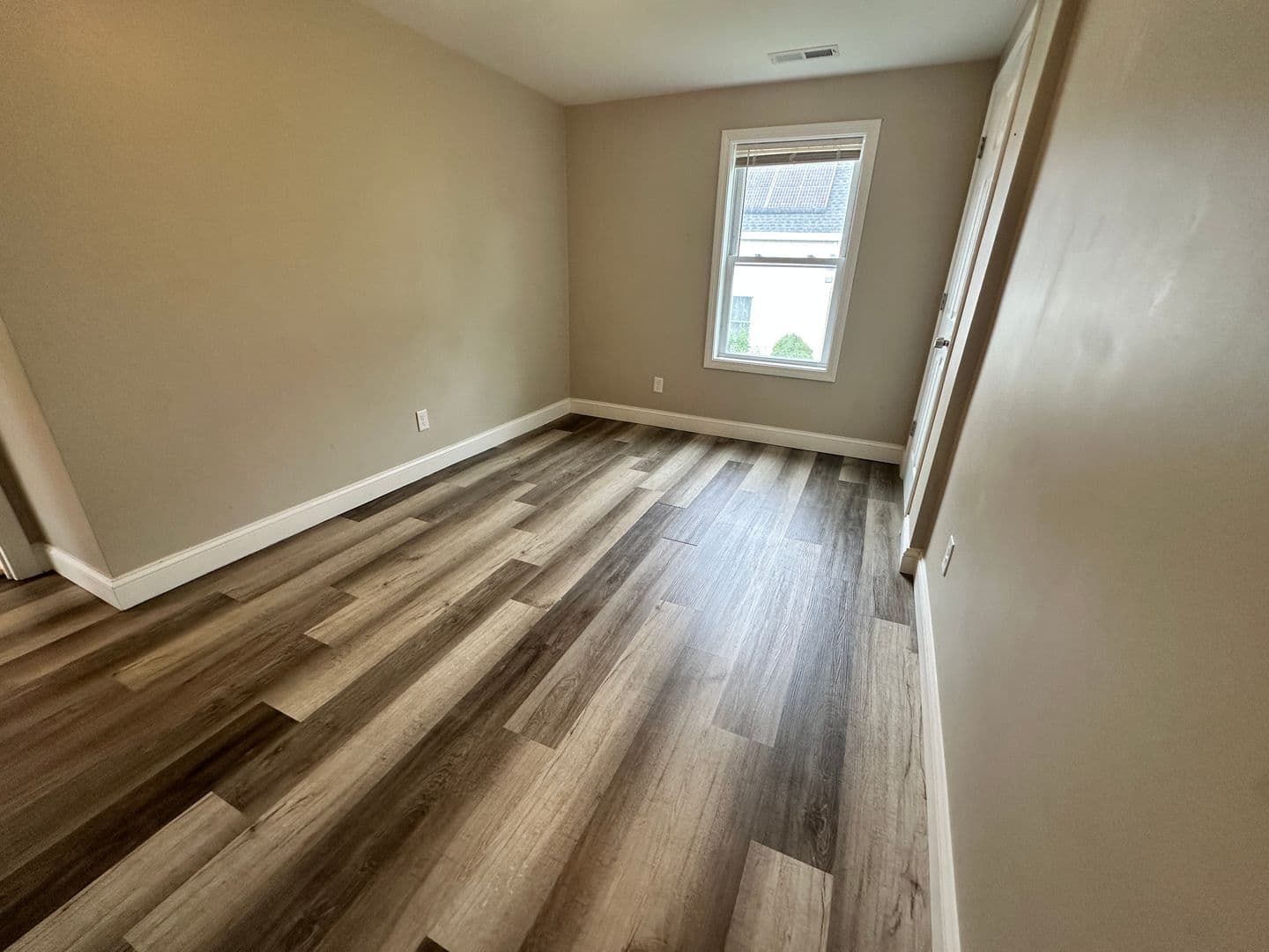 Fitchburg Apartment: 52 Myrtle Ave