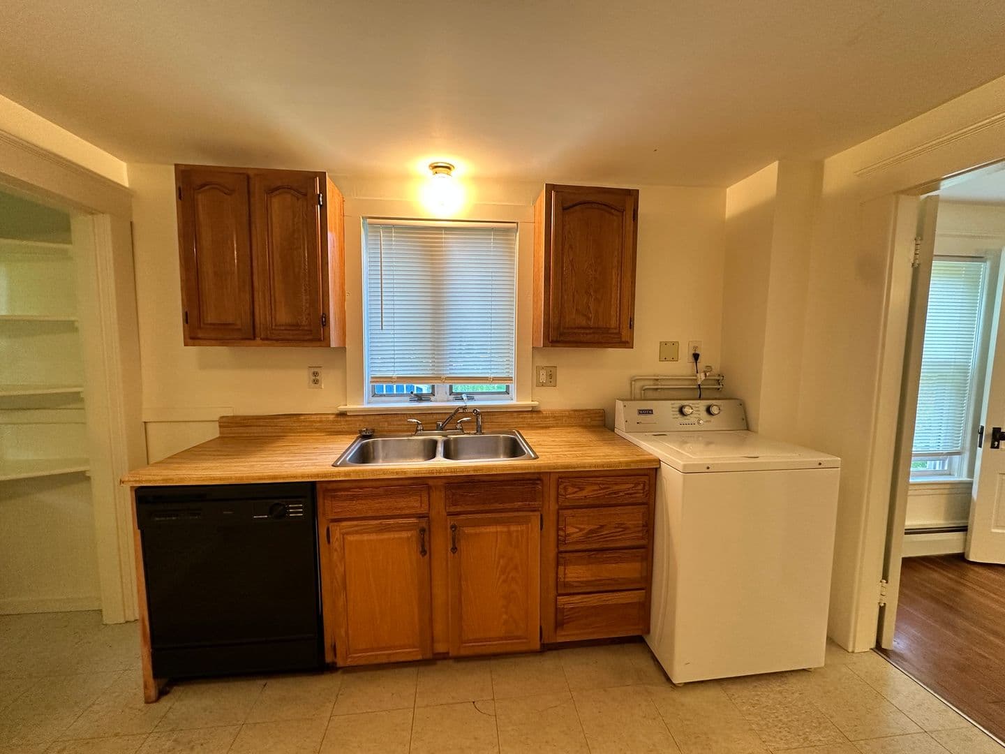 Leominster Apartment: 206 Exchange Street