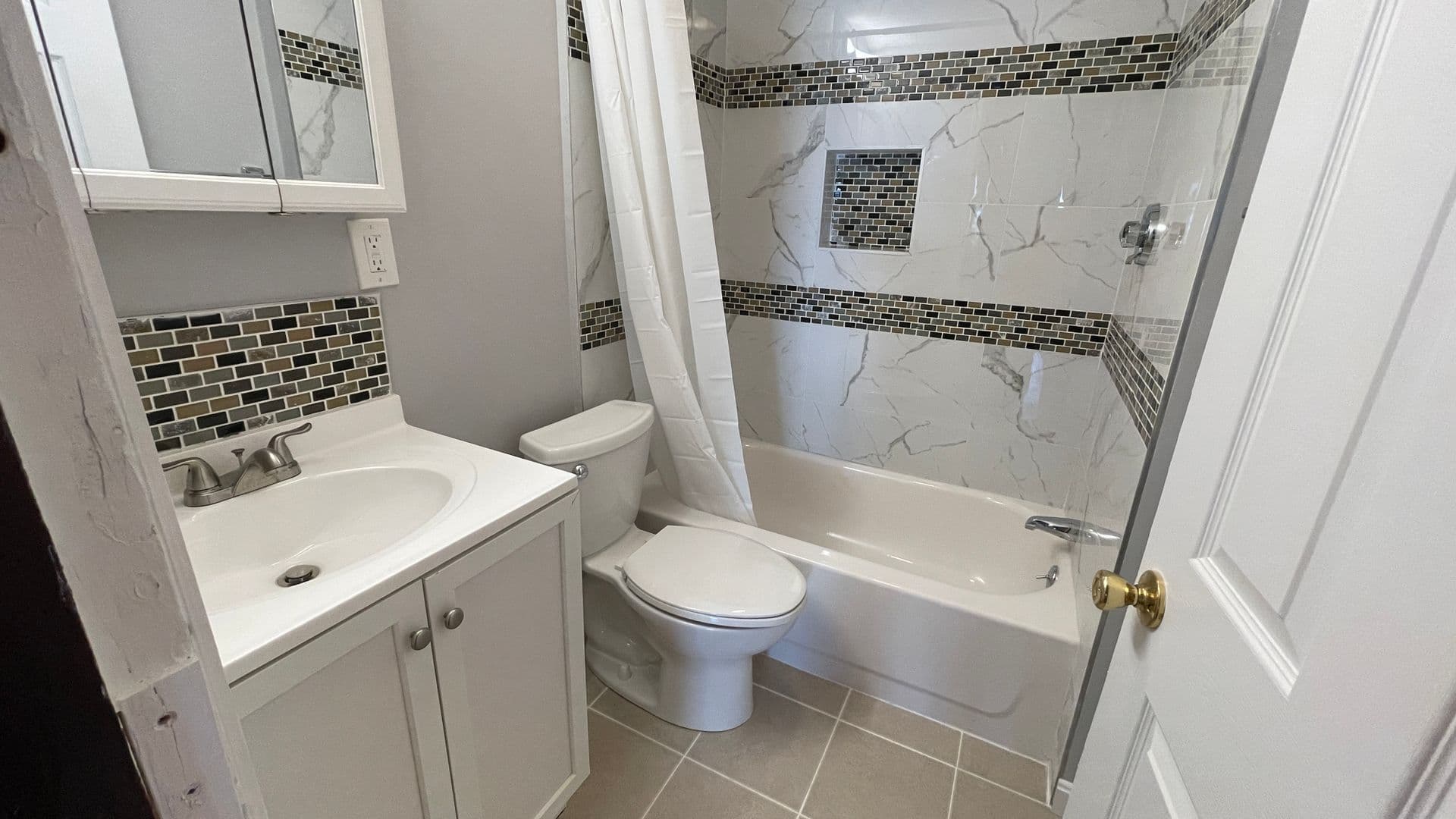 Gardner Apartment: 316 Parker Street