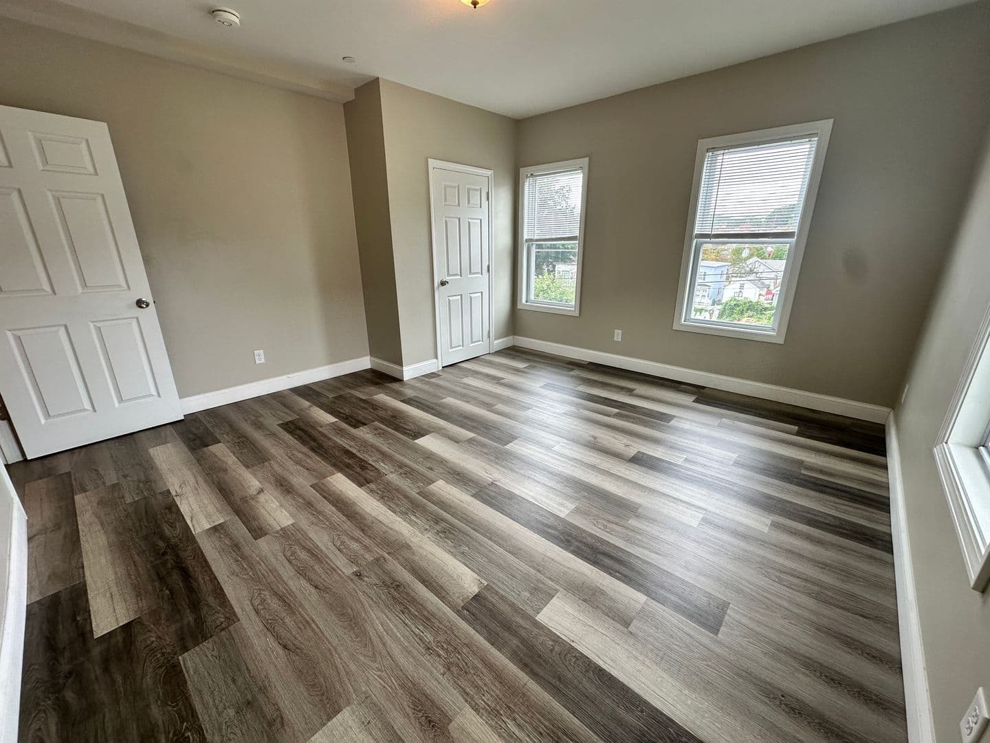 Fitchburg Apartment: 52 Myrtle Ave