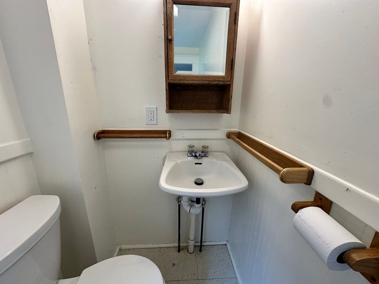 Leominster Apartment: 206 Exchange Street