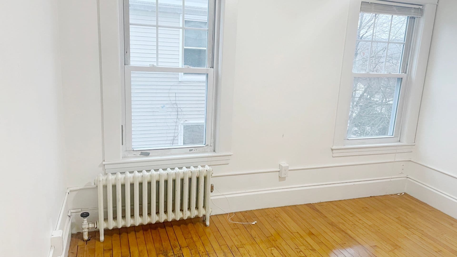 Athol Apartment: 73-75 Wallingford Ave