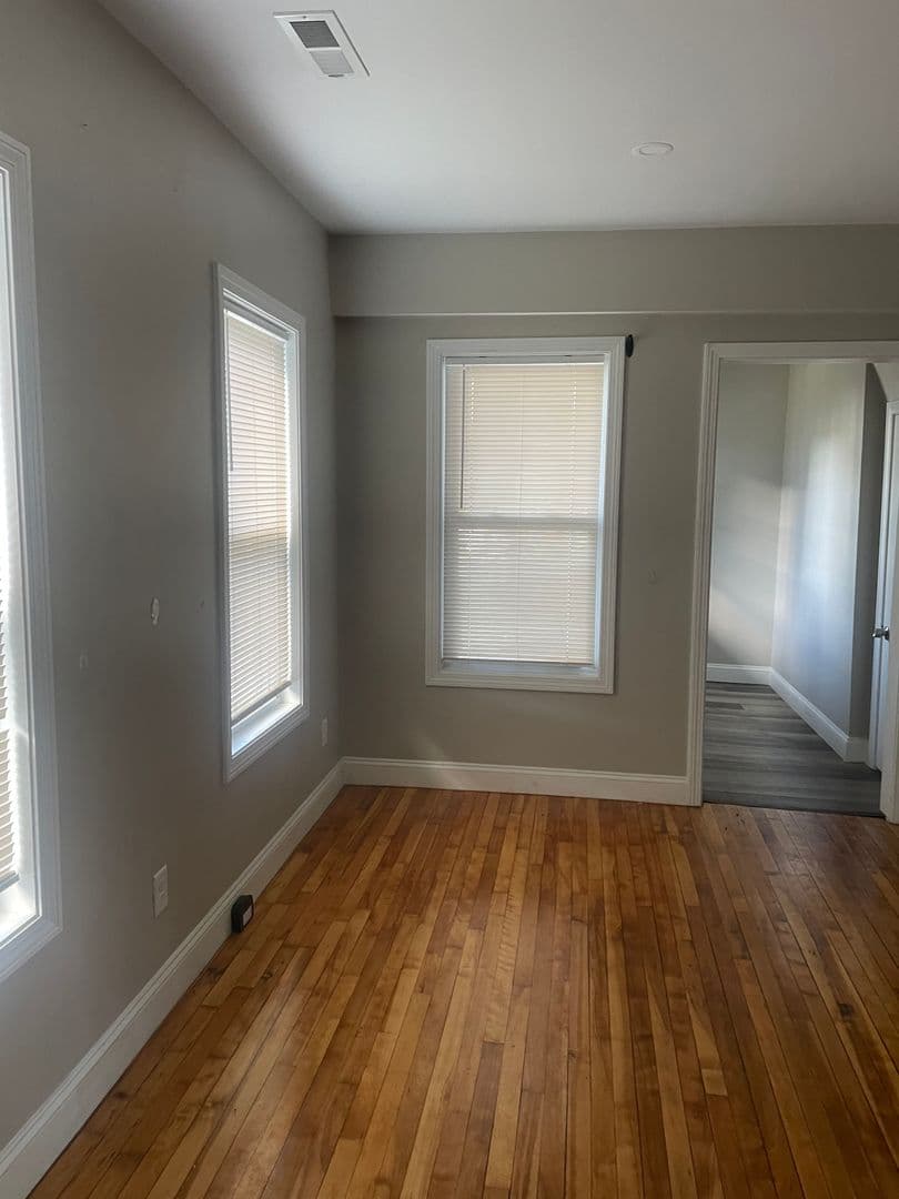 Fitchburg Apartment: 52 Myrtle Ave