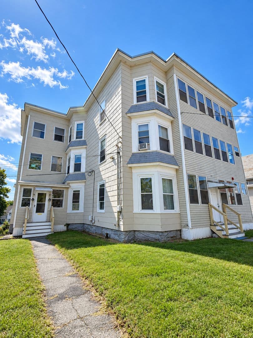 Leominster Apartment: 113 Spruce Street