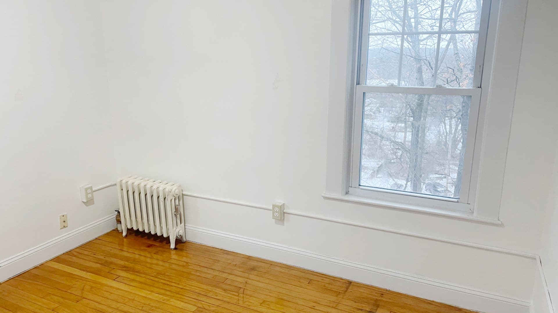 Athol Apartment: 73-75 Wallingford Ave