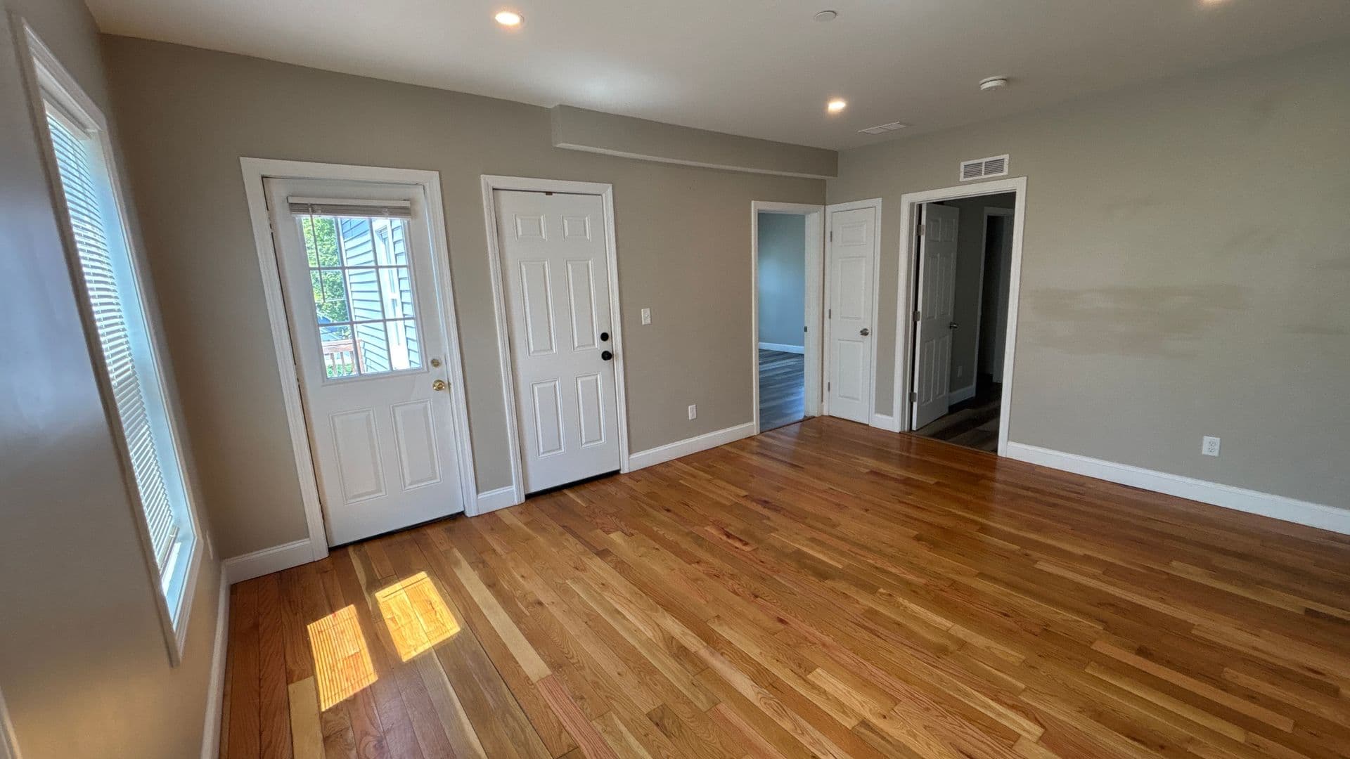 Fitchburg Apartment: 52 Myrtle Ave