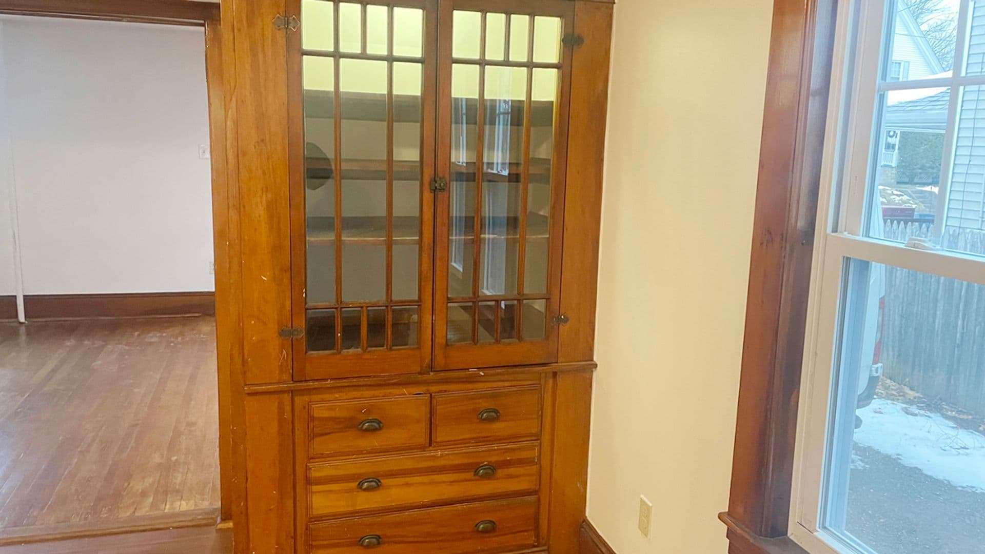 Athol Apartment: 73-75 Wallingford Ave