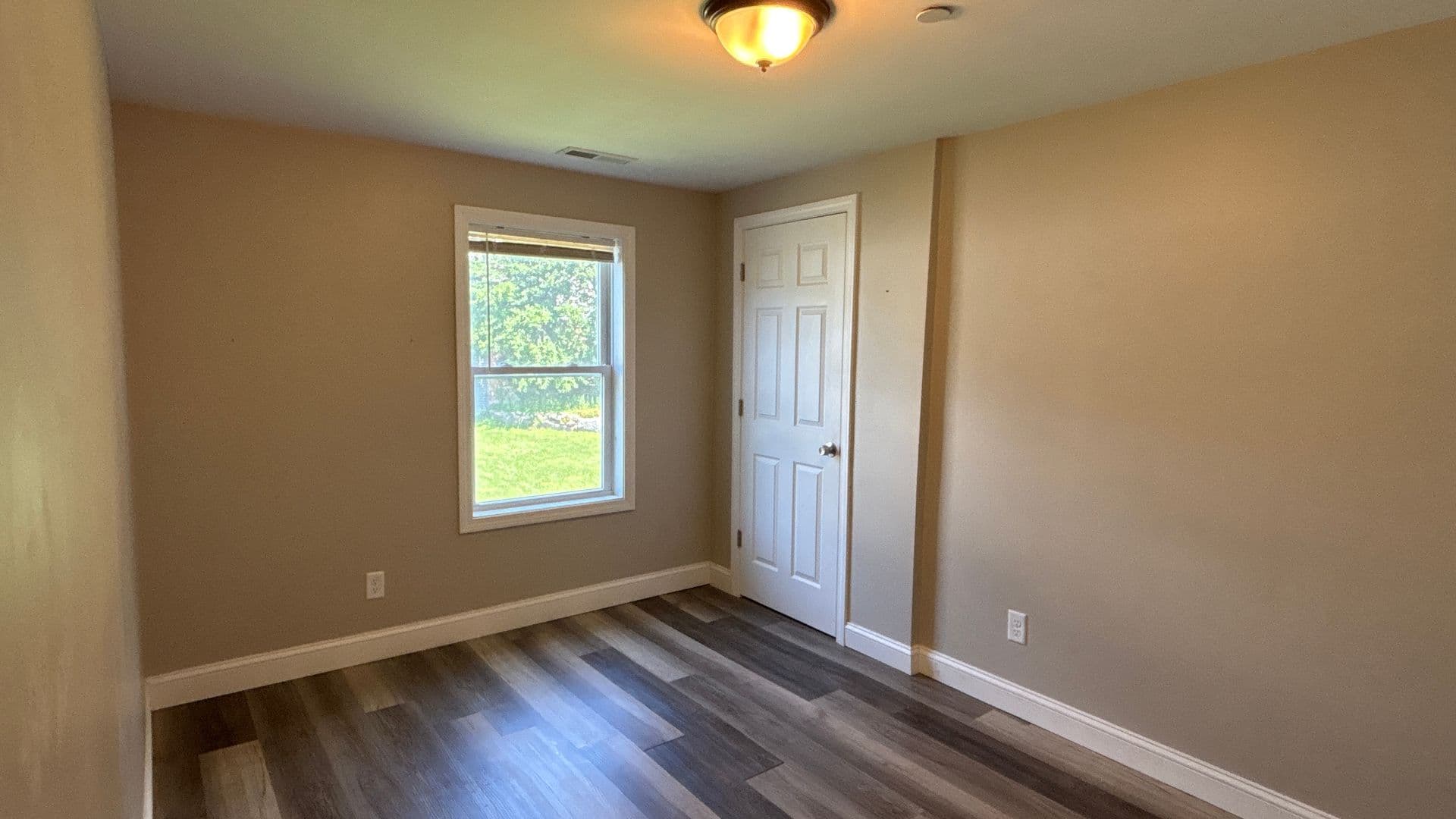 Fitchburg Apartment: 52 Myrtle Ave