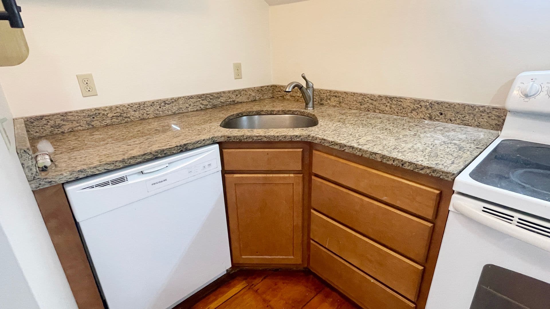 Gardner Apartment: 136 Central Street