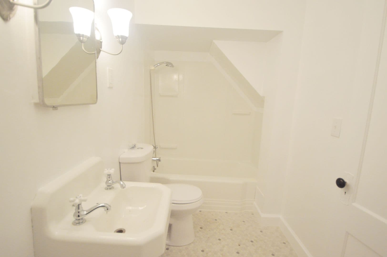 Fitchburg Apartment: 487-493 Fairmount Street