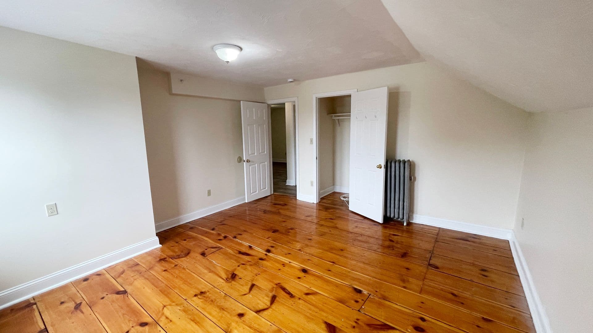 Gardner Apartment: 136 Central Street