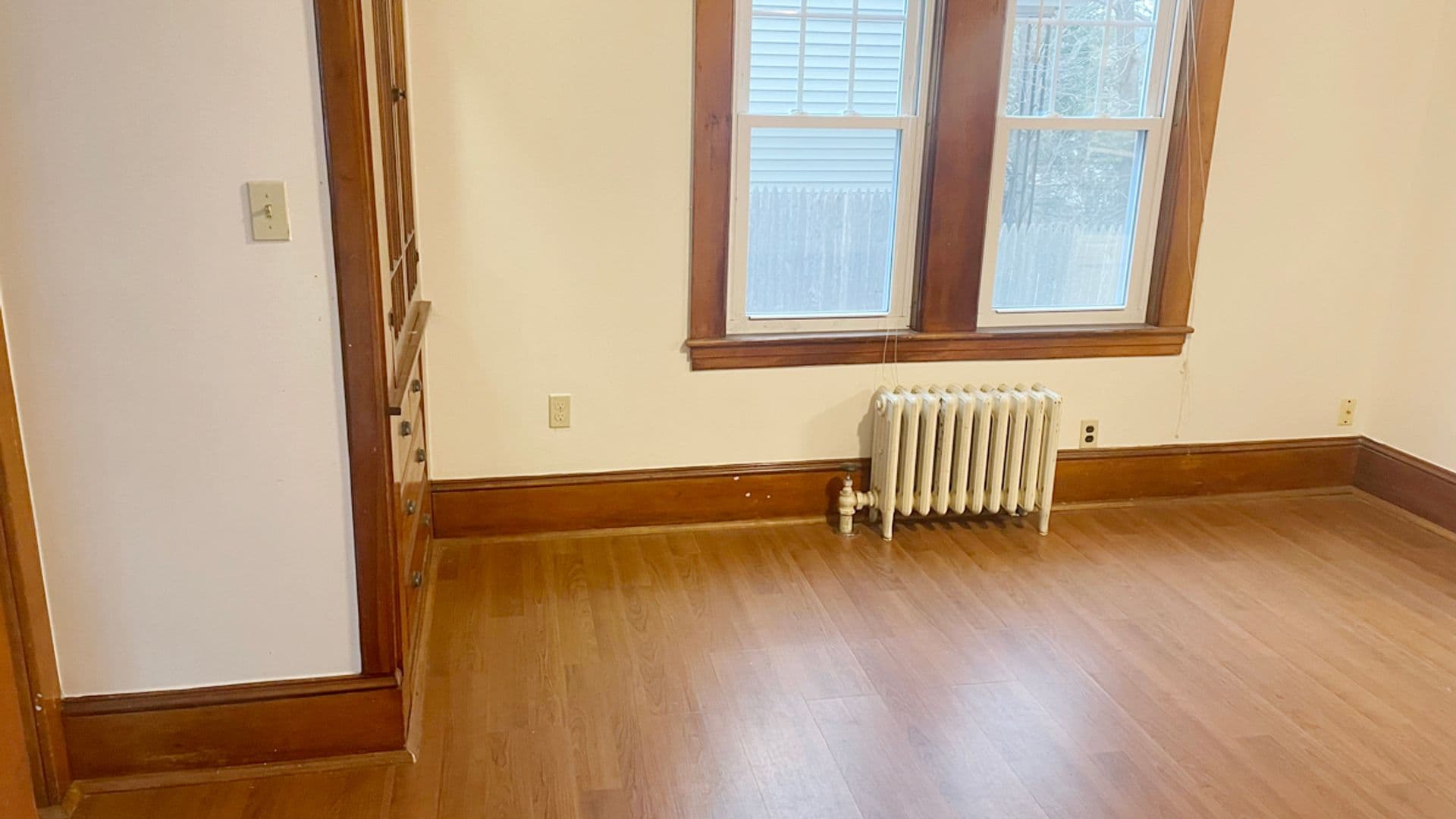 Athol Apartment: 73-75 Wallingford Ave