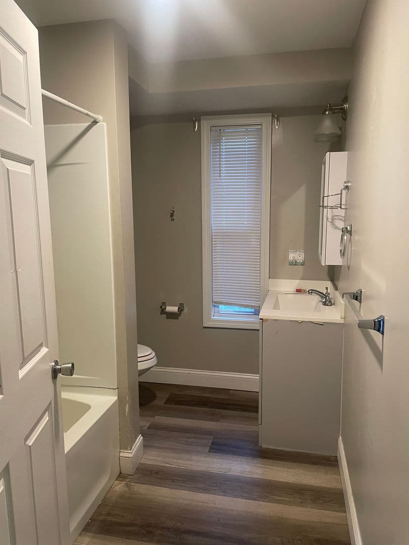 Fitchburg Apartment: 52 Myrtle Ave