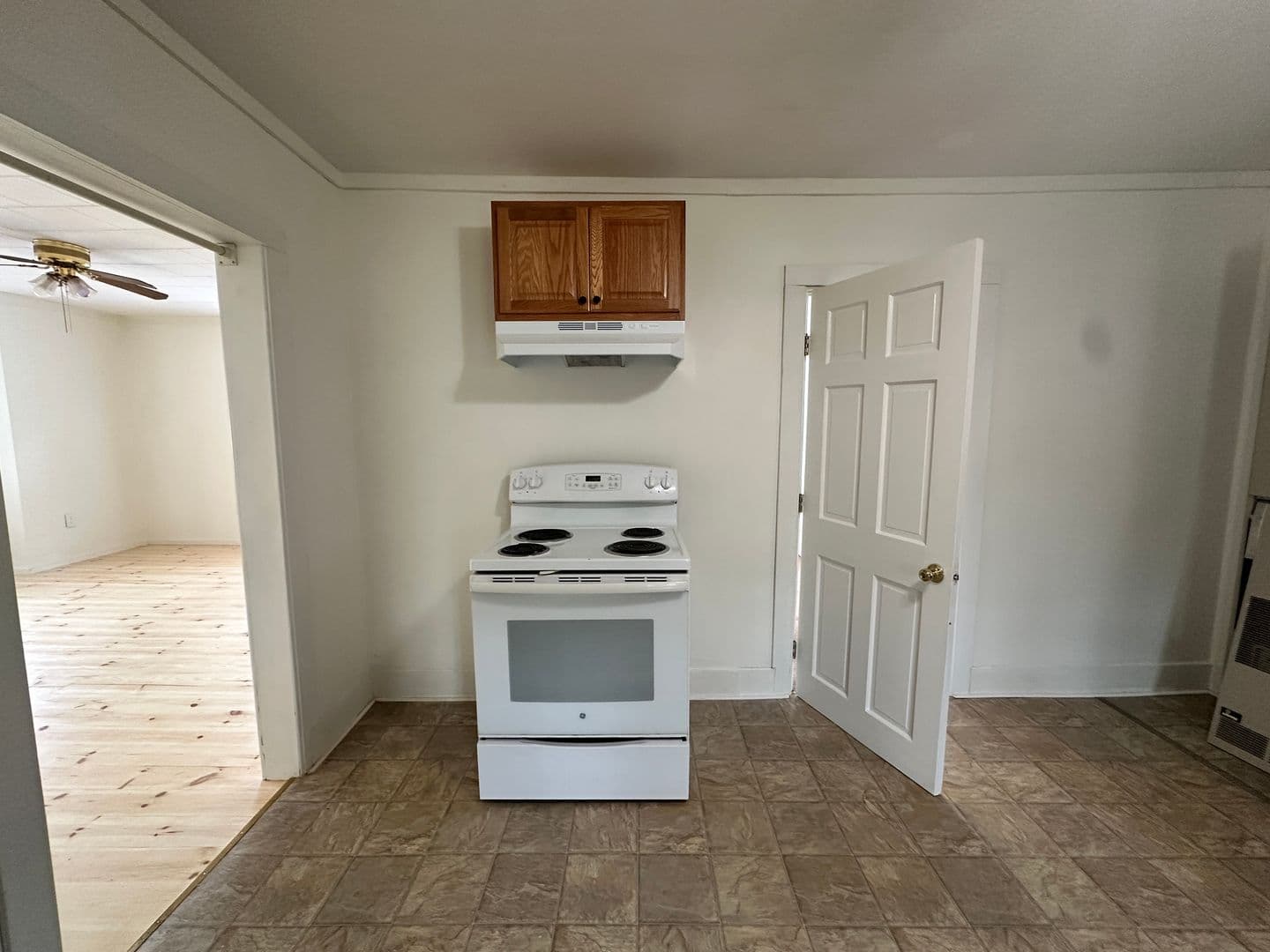 Ashburnham Apartment: 155 Center Street