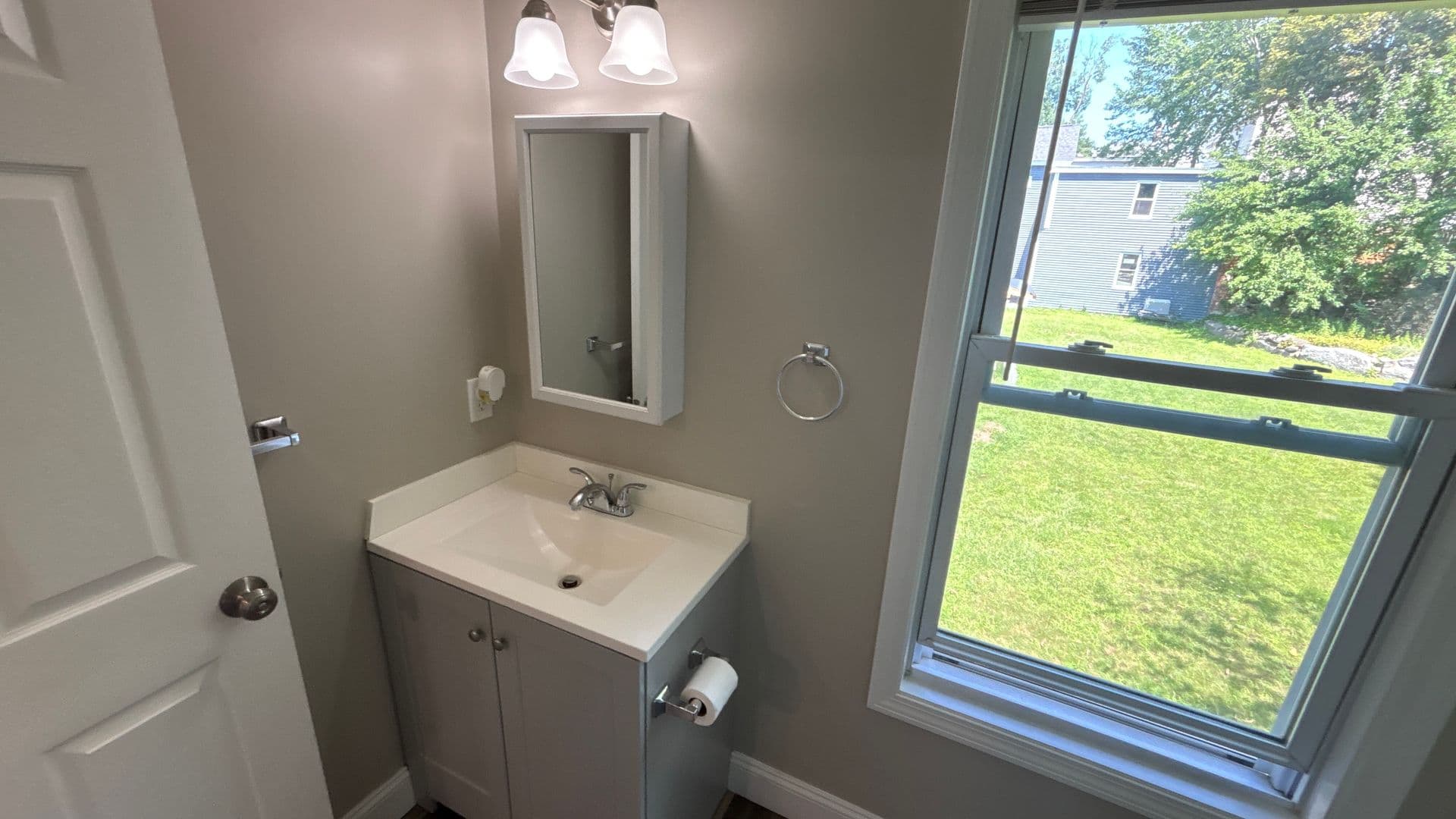 Fitchburg Apartment: 52 Myrtle Ave