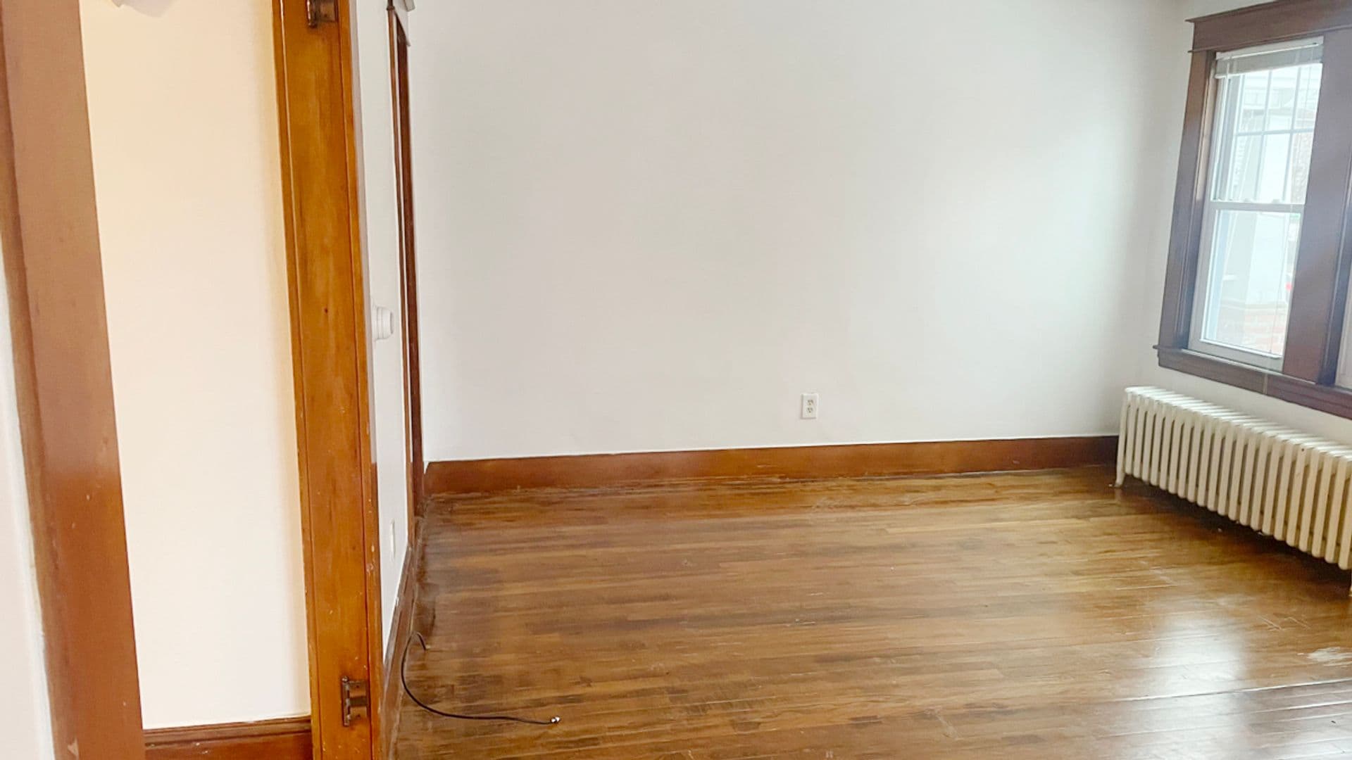 Athol Apartment: 73-75 Wallingford Ave