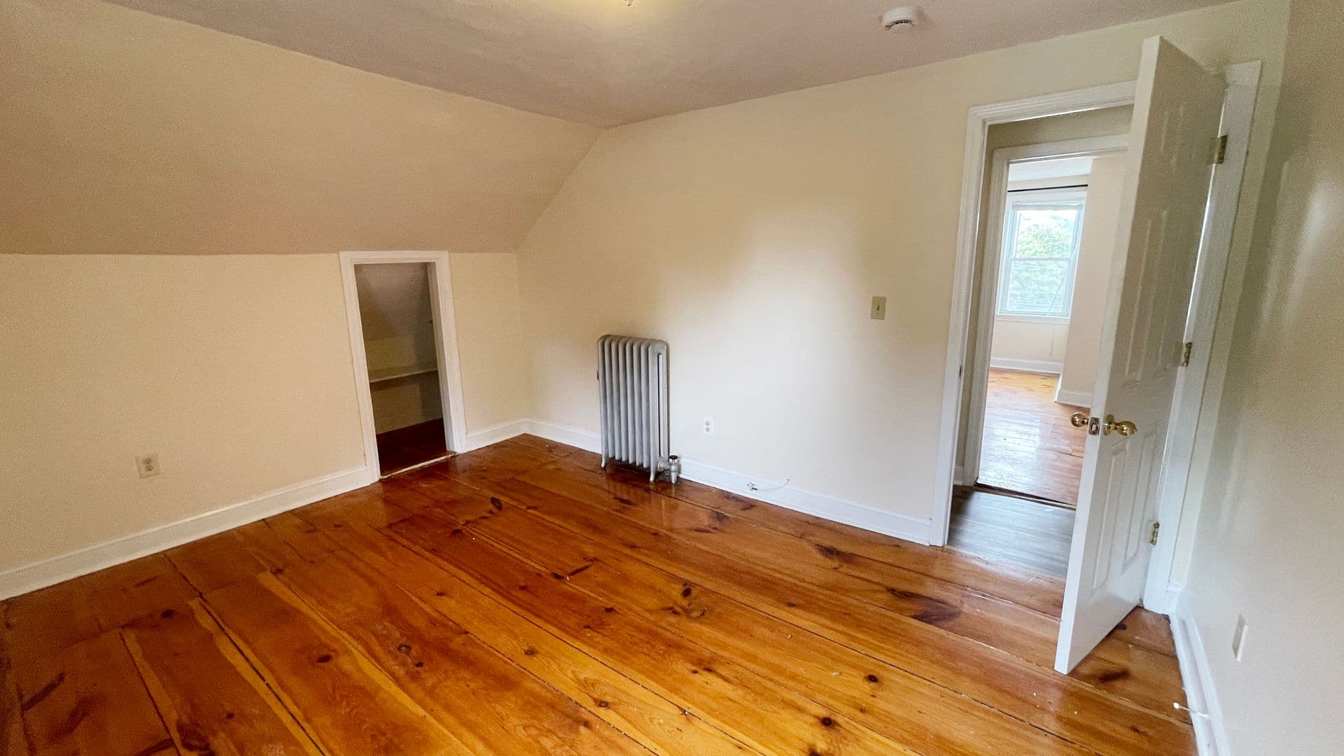 Gardner Apartment: 136 Central Street