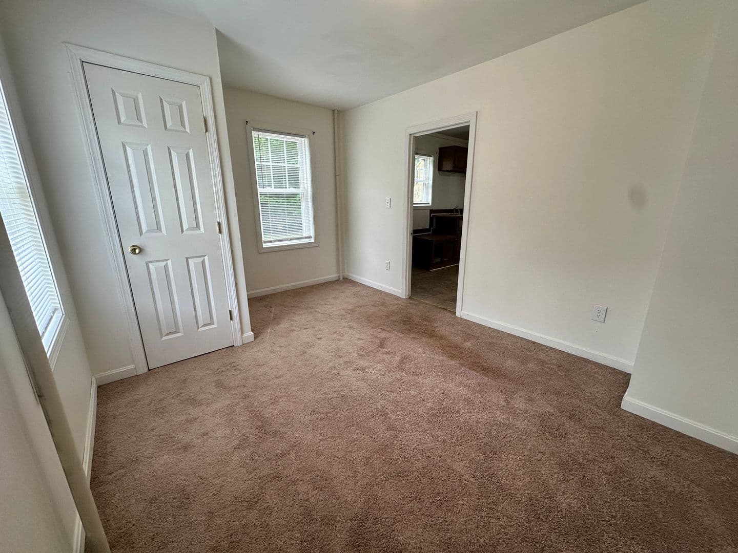 Ashburnham Apartment: 155 Center Street