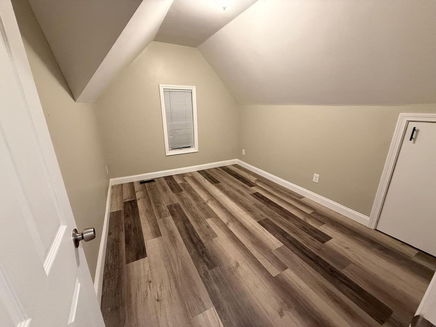 Fitchburg Apartment: 52 Myrtle Ave