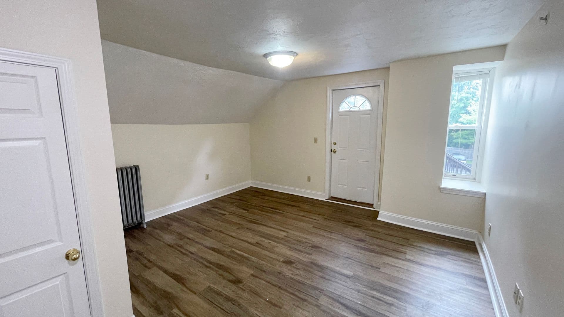 Gardner Apartment: 136 Central Street