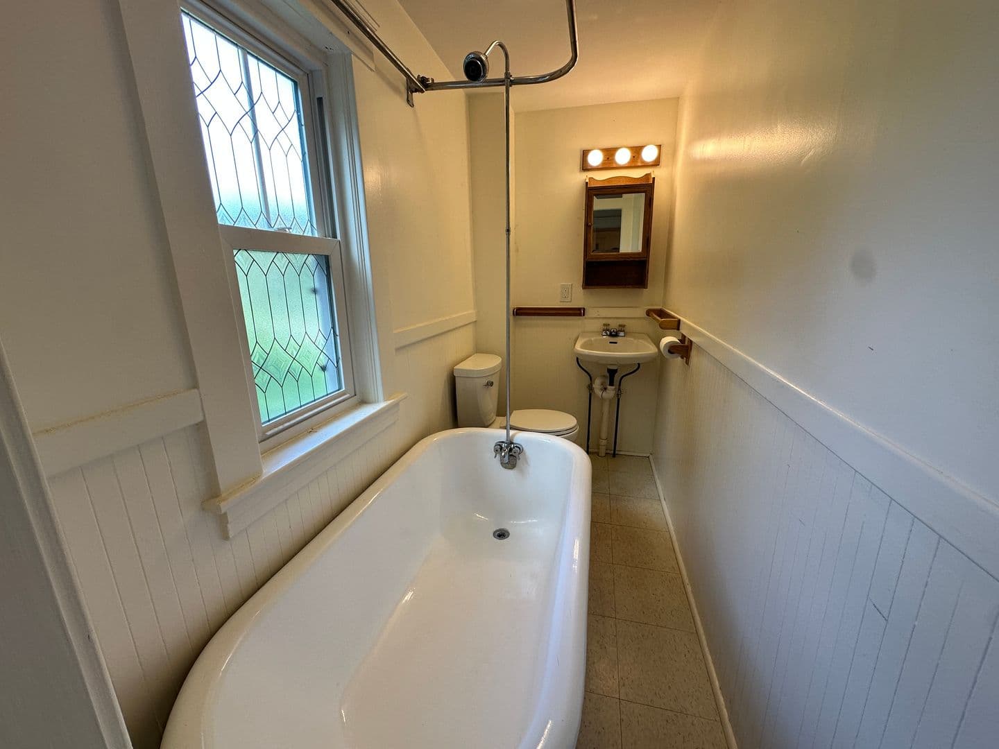 Leominster Apartment: 206 Exchange Street