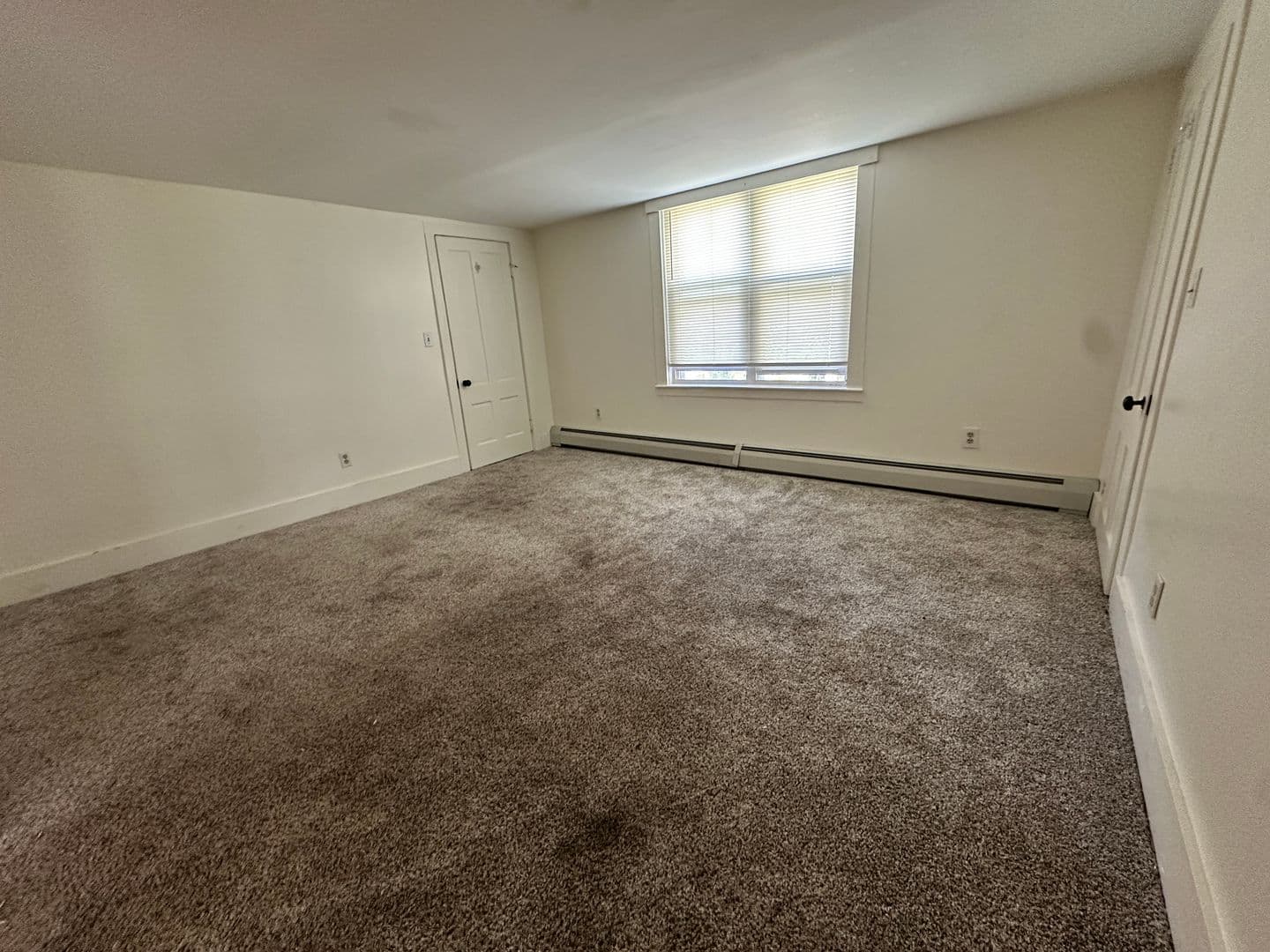 Leominster Apartment: 206 Exchange Street